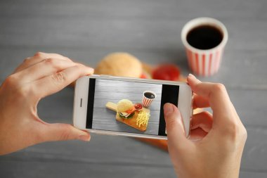 Abur cubur ile lezzetli burger 