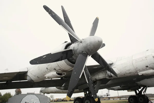 Technique militaire au musée — Photo