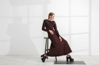 Genç abartılı modeli