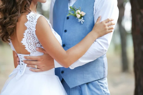 Matrimonio coppia all'aperto — Foto Stock