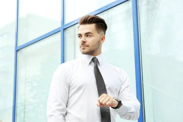 Handsome man outdoors — Stock Photo, Image
