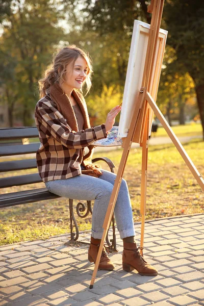 Young female artist — Stock Photo, Image