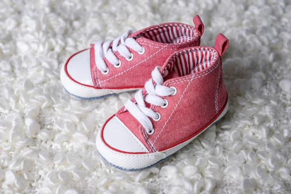 Aranyos baba cipő — Stock Fotó