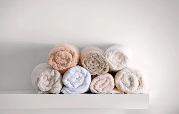 Montón de toallas limpias — Foto de Stock