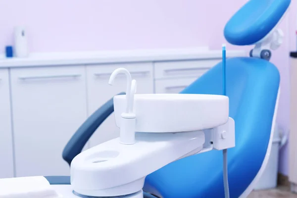 Equipo especial en la sala dental — Foto de Stock