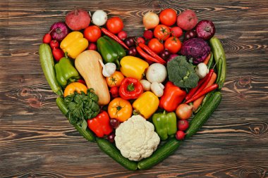 Taze sebzelerin yapılan kalp