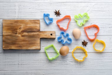 Çerez kesici ile kesme tahtası