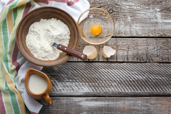 Bahan makanan dan peralatan dapur — Stok Foto