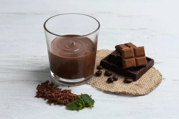 Čokoládová pěna ve skle — Stock fotografie