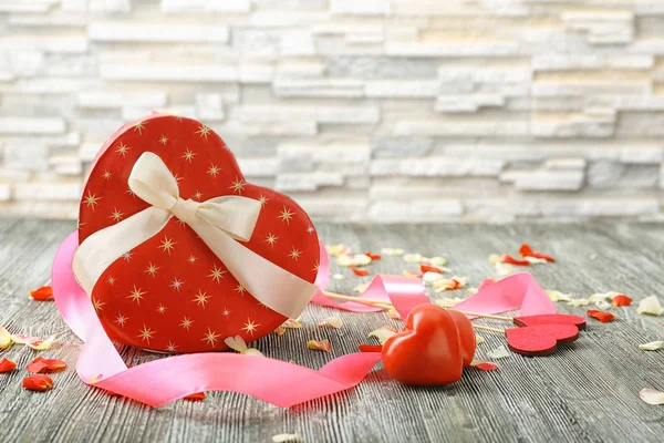 Gift box and decorations — Stock Photo, Image