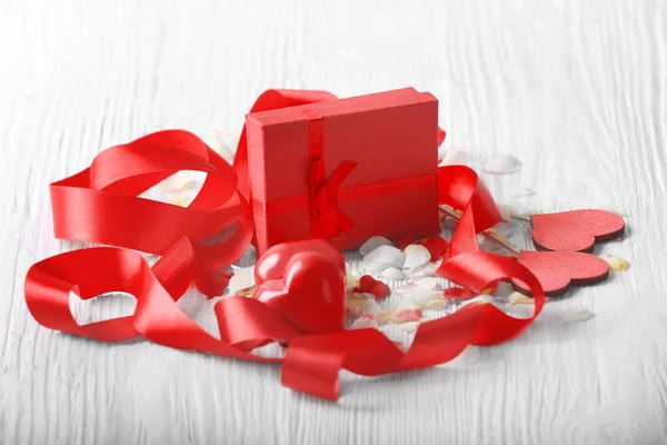 Scatola regalo e decorazioni — Foto Stock