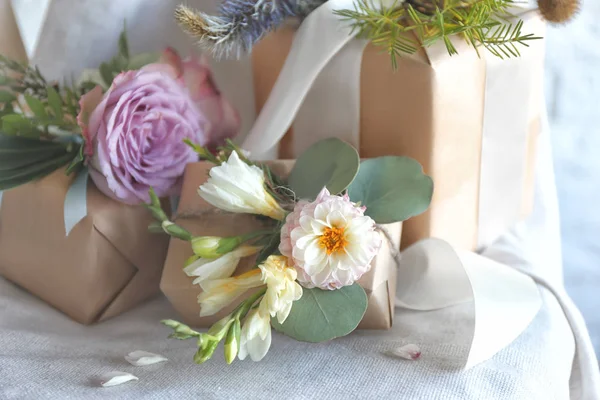 Cajas decoradas con flores —  Fotos de Stock