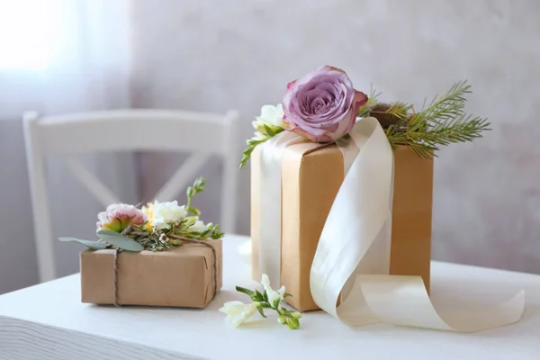 Caixa decorada com flores — Fotografia de Stock