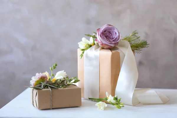 Cajas decoradas con flores —  Fotos de Stock