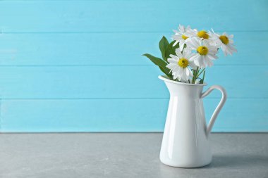 Buket güzel çiçek vazo