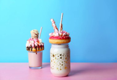 Milkshake, çörek ve diğer tatlılar