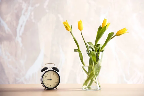 ガラス花瓶の花束 — ストック写真