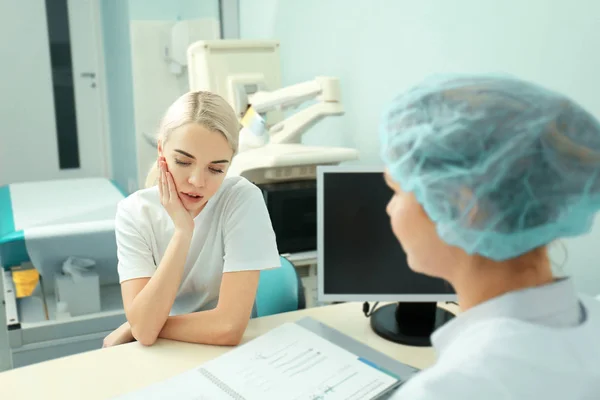 Medico Paziente Ufficio — Foto Stock