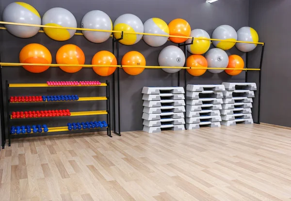 Interior del gimnasio moderno — Foto de Stock