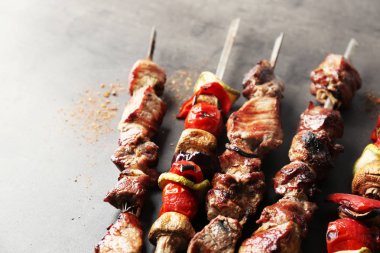 Sebze ile taze lezzetli Barbekü  