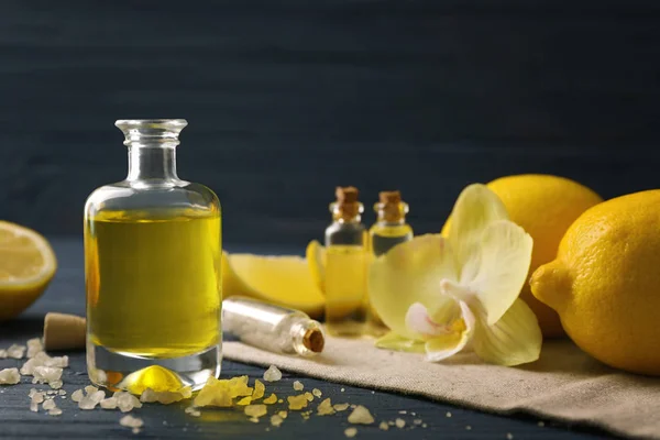 Spa sammansättning med citron eterisk olja — Stockfoto