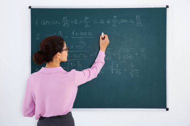 genç güzel öğretmen 