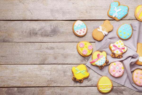 Decorative gingerbread Easter cookies — Stock Photo, Image