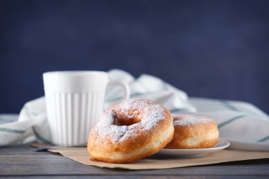 Lezzetli donuts kahve ile  