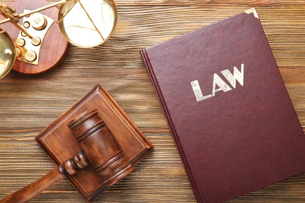 Judge gavel with scales and Law book — Stock Photo, Image