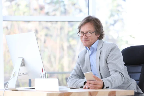 Uomo maturo di successo — Foto Stock