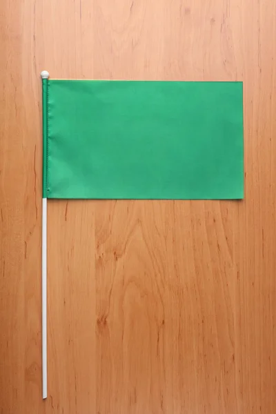 Zielona Flaga dla marki — Zdjęcie stockowe