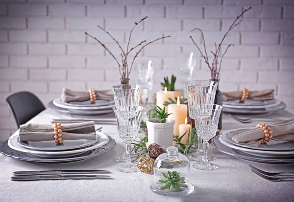 Table servie avec des succulents — Photo