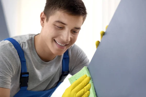 Man wassen meubilair — Stockfoto