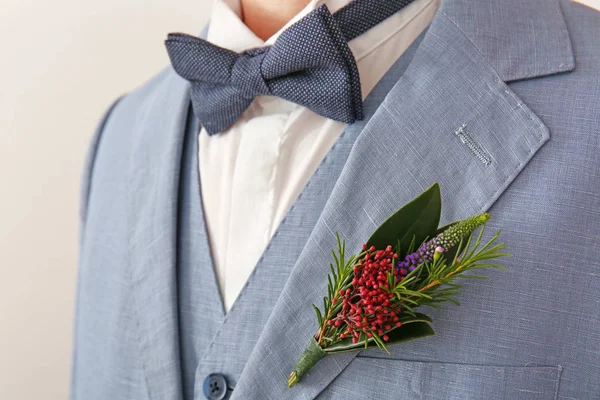 Marié avec belle boutonnière — Photo