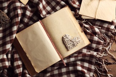 eski kitap ve mektuplar 