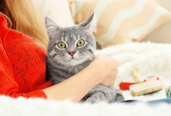 Woman holding cat — Stock Photo, Image