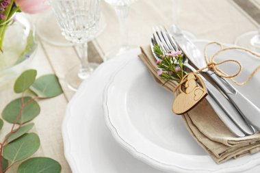 Düğün yemeği için hizmet tablo