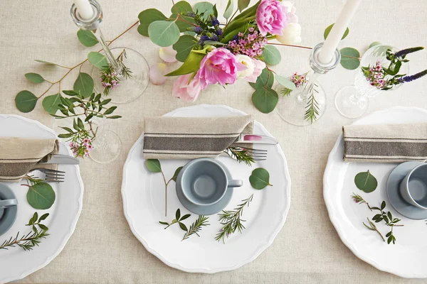 Table servie pour le dîner de mariage — Photo