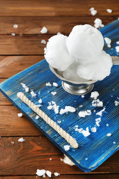 Vintage bowl with ice cream — Stock Photo, Image