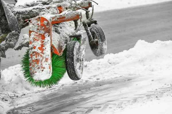 Arado de neve ao ar livre — Fotografia de Stock