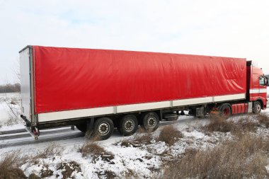 Büyük modern kamyon