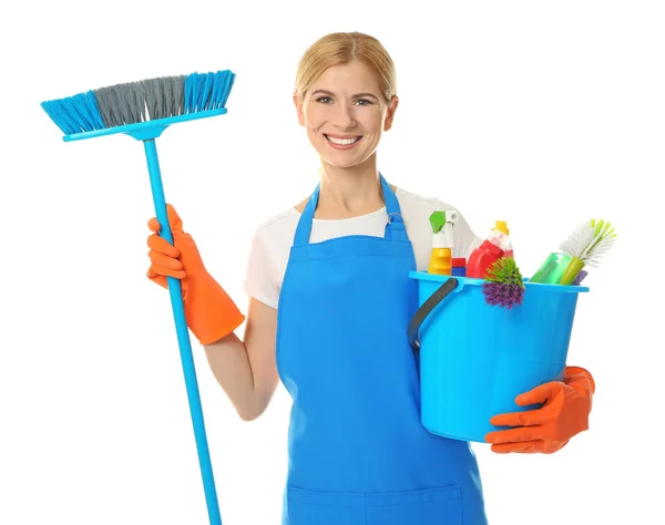 Mulher bonita com suprimentos de limpeza — Fotografia de Stock
