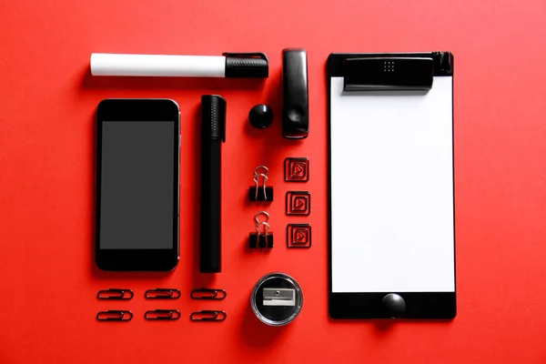 Stationery and smartphone flat lay — Stock Photo, Image