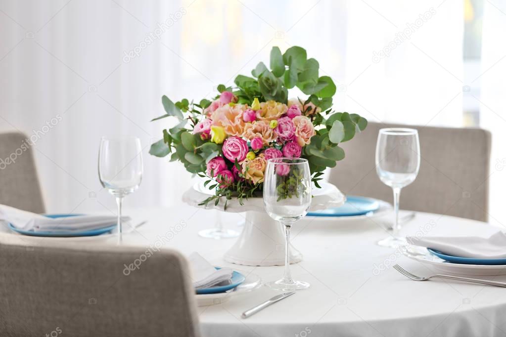 Elegant table setting 