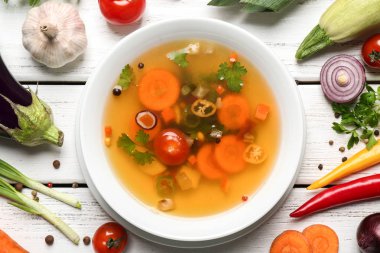 Taze sebze ve çorba