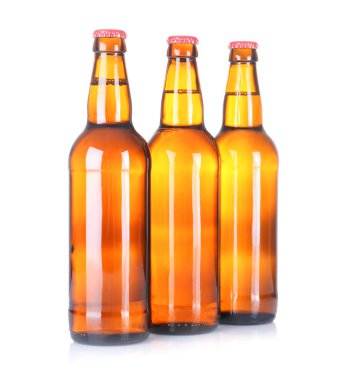 Bira şişeleri satırda