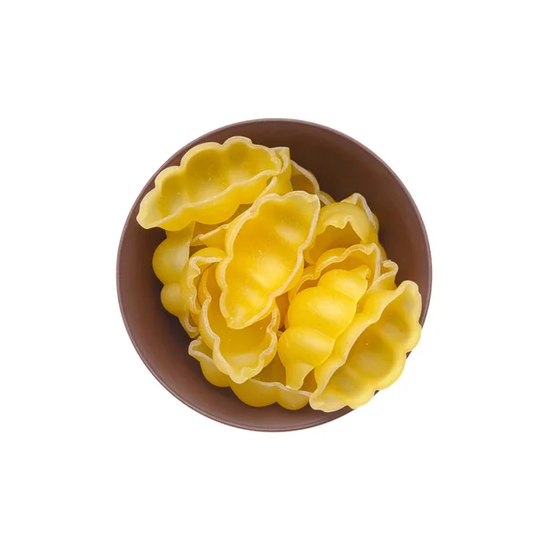 Rå pasta i skål — Stockfoto