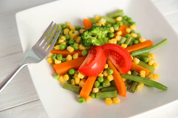 Plate with fresh vegetables — Stock Photo, Image