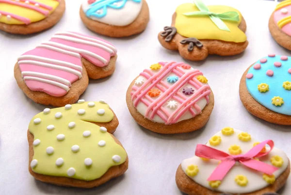 Kleurrijke Pasen cookies — Stockfoto