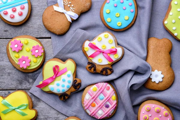 Dekorative Lebkuchen-Osterplätzchen — Stockfoto